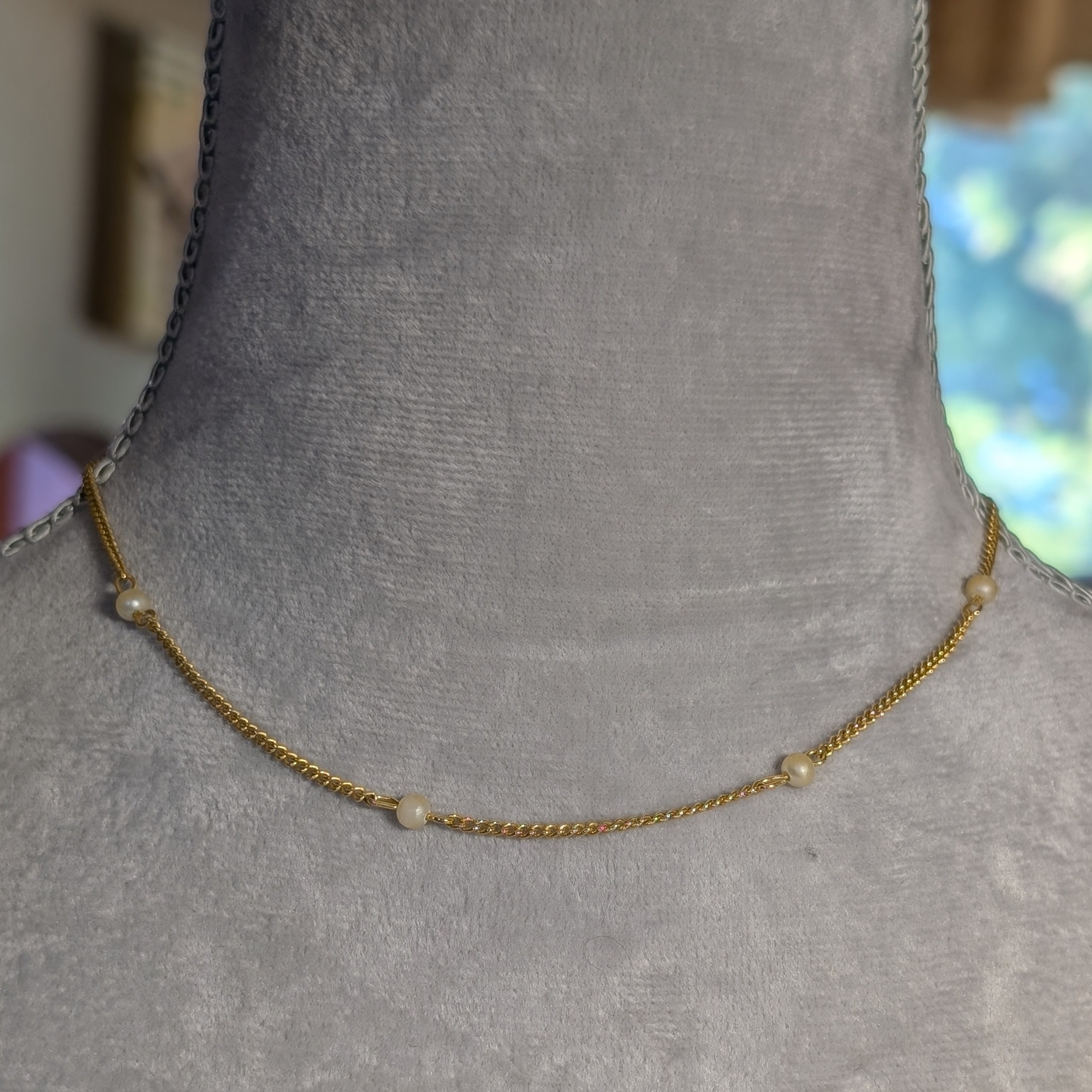 Elegant Gold Pearl Necklace 7$